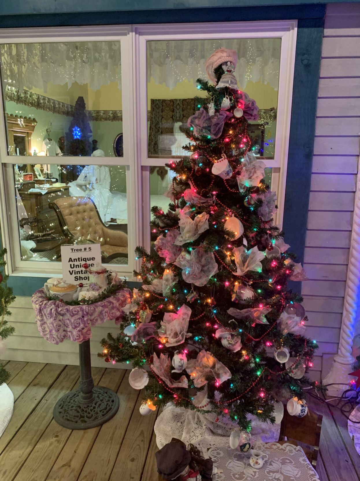 Antique Unique Vintage Shop tree